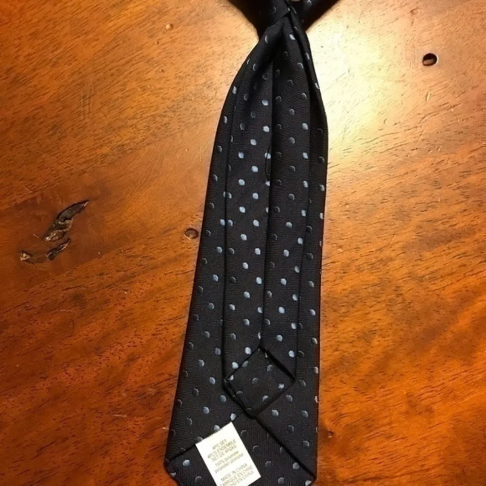 Vineyard vines clip on tie